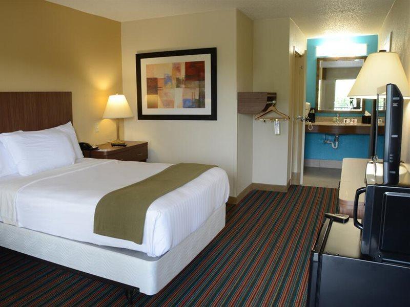Baymont By Wyndham Nashville Airport Bagian luar foto