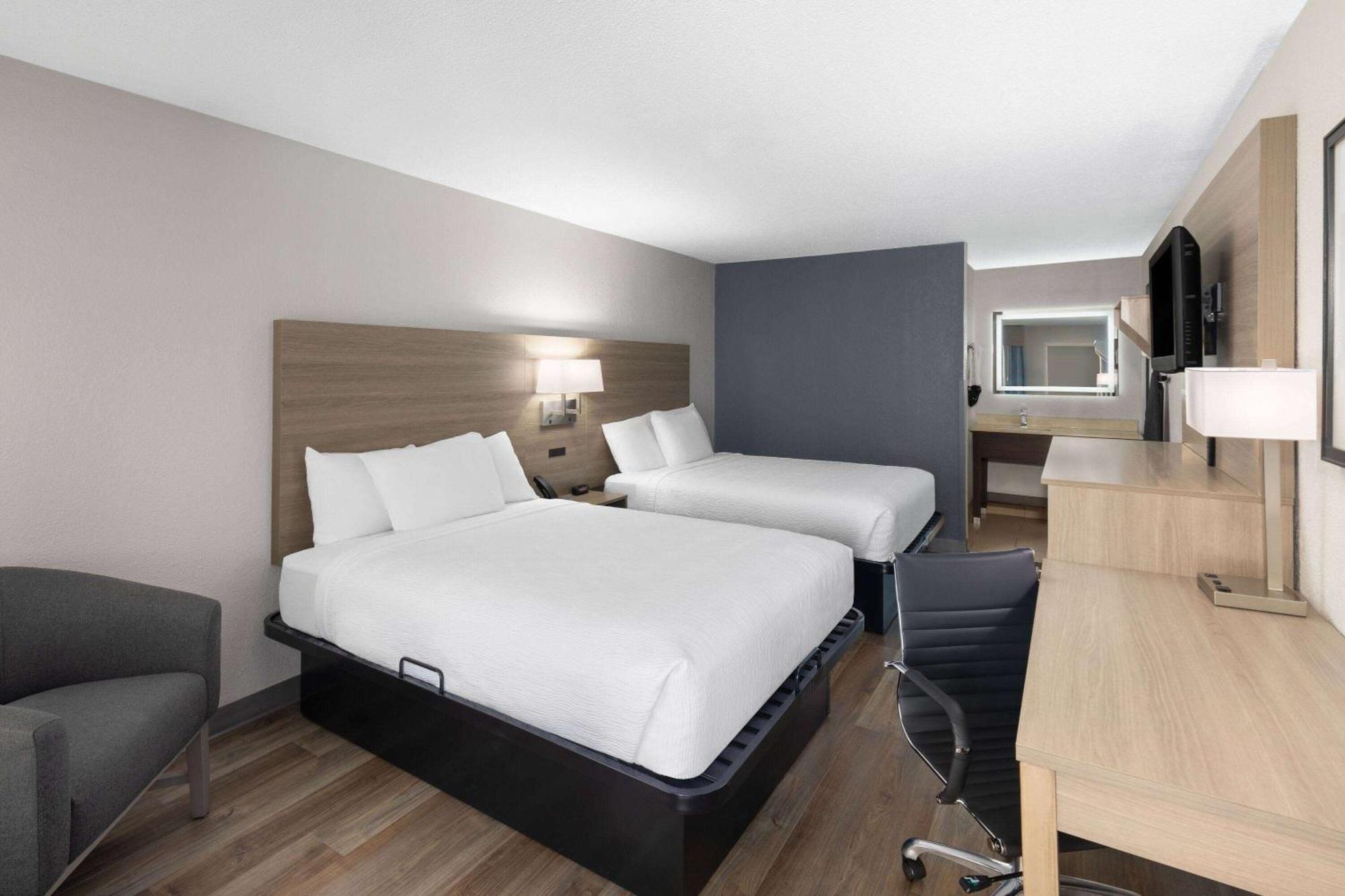 Baymont By Wyndham Nashville Airport Bagian luar foto