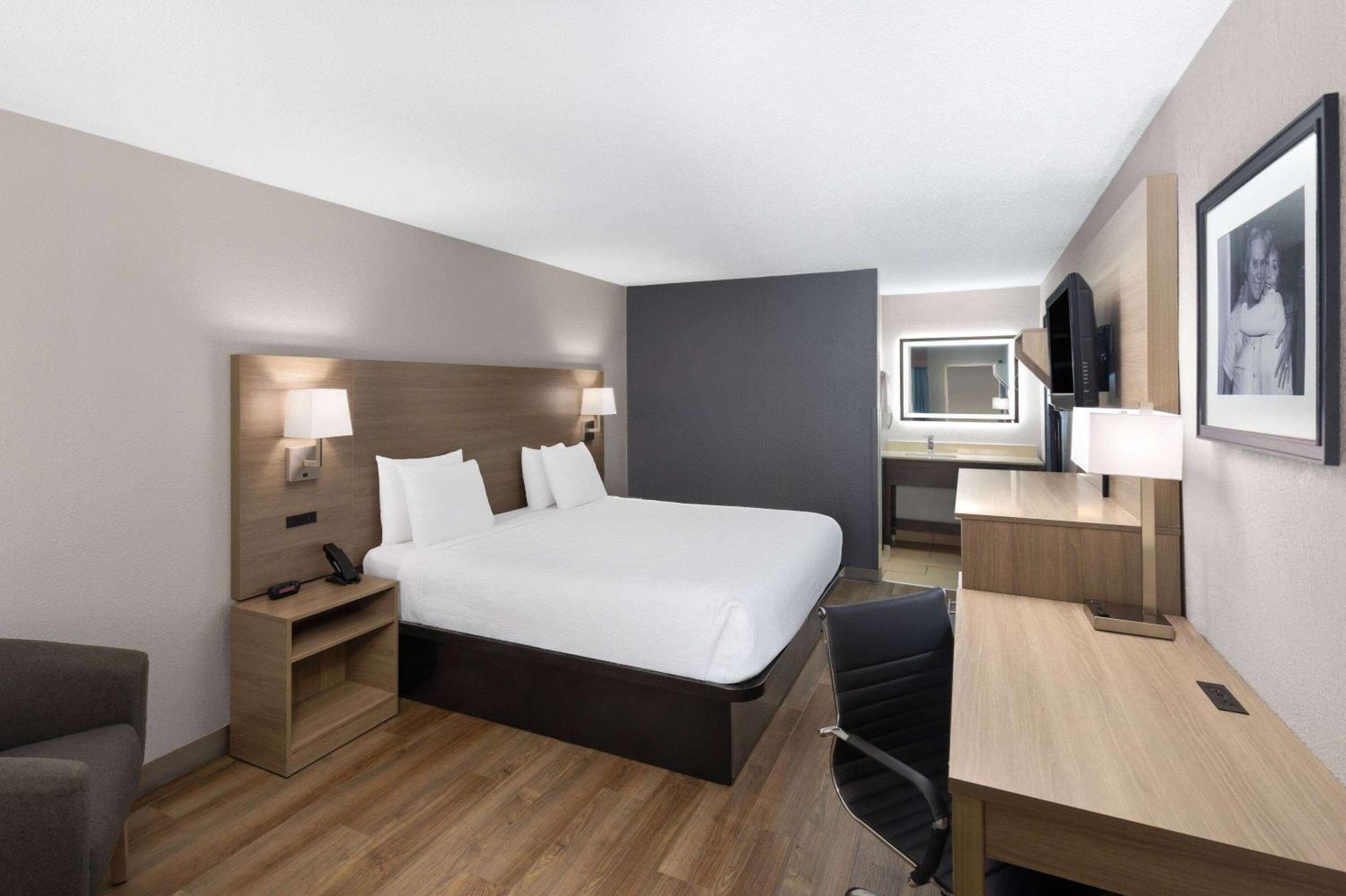 Baymont By Wyndham Nashville Airport Bagian luar foto