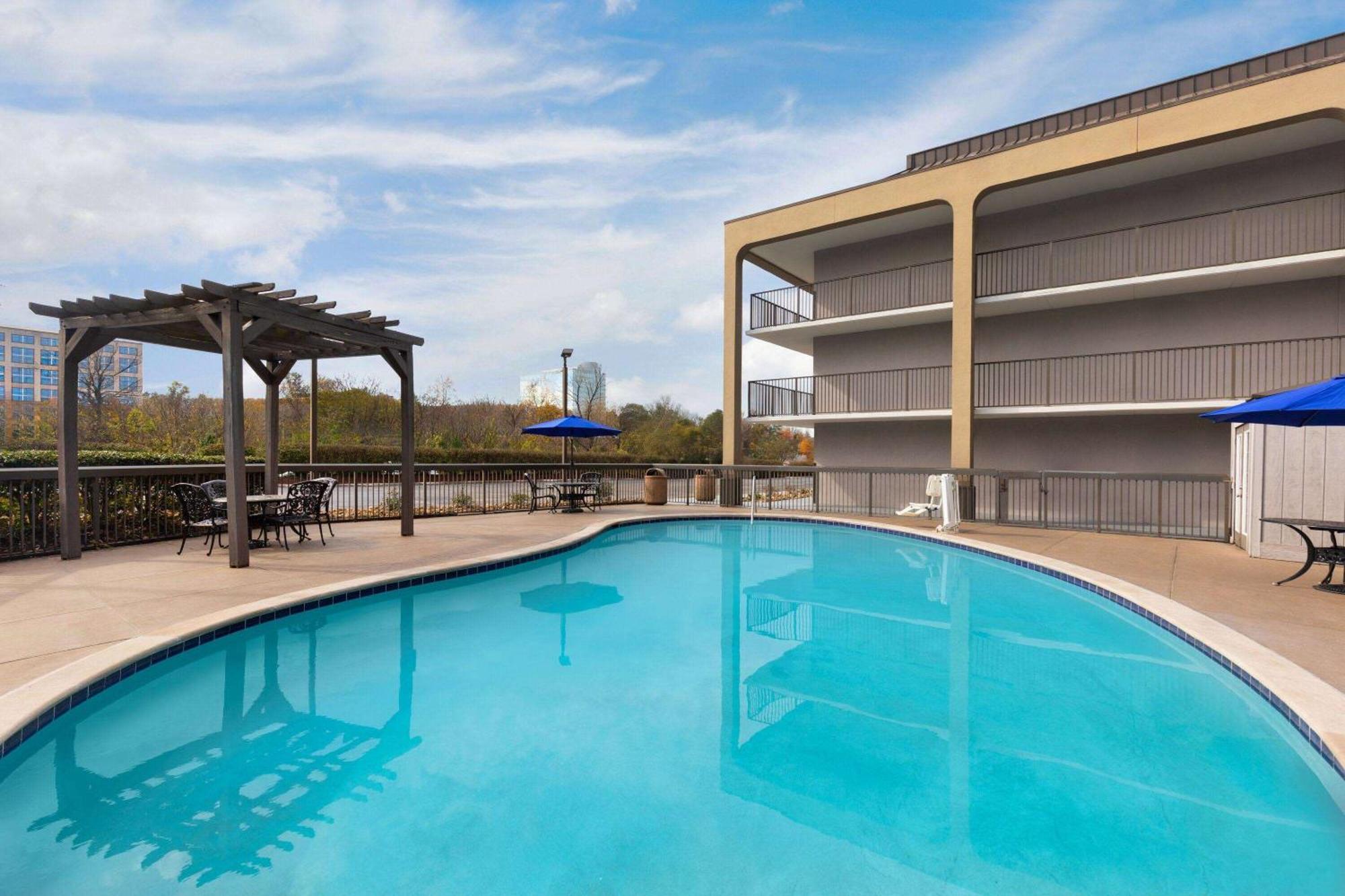 Baymont By Wyndham Nashville Airport Bagian luar foto