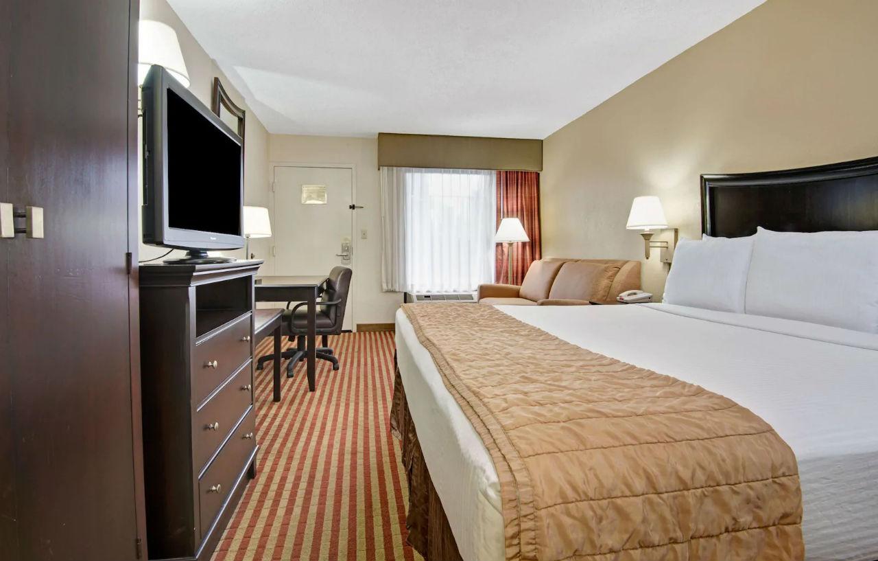 Baymont By Wyndham Nashville Airport Bagian luar foto
